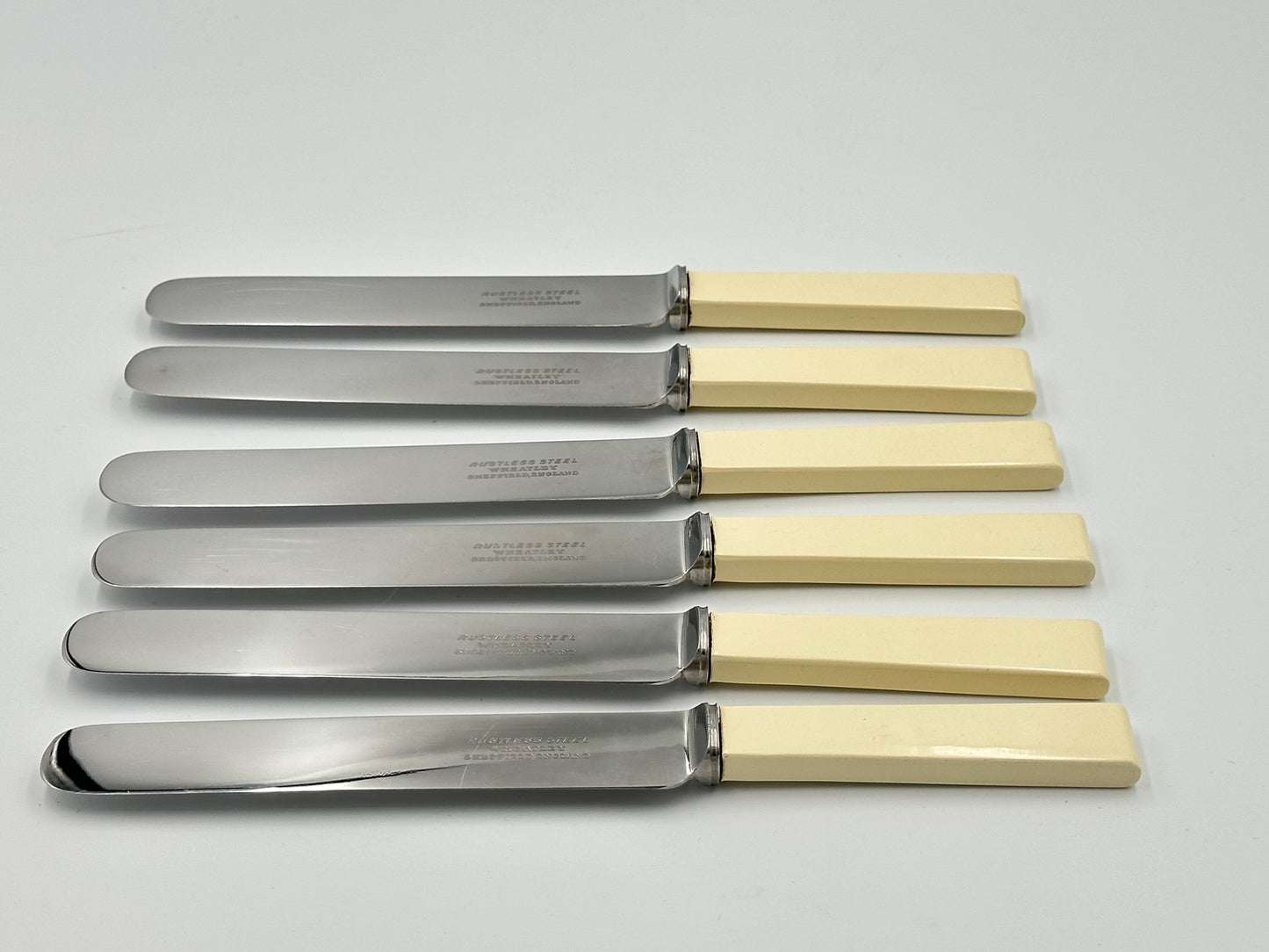 Vintage Wheatley Rustless Steel Bakelite Knife Set