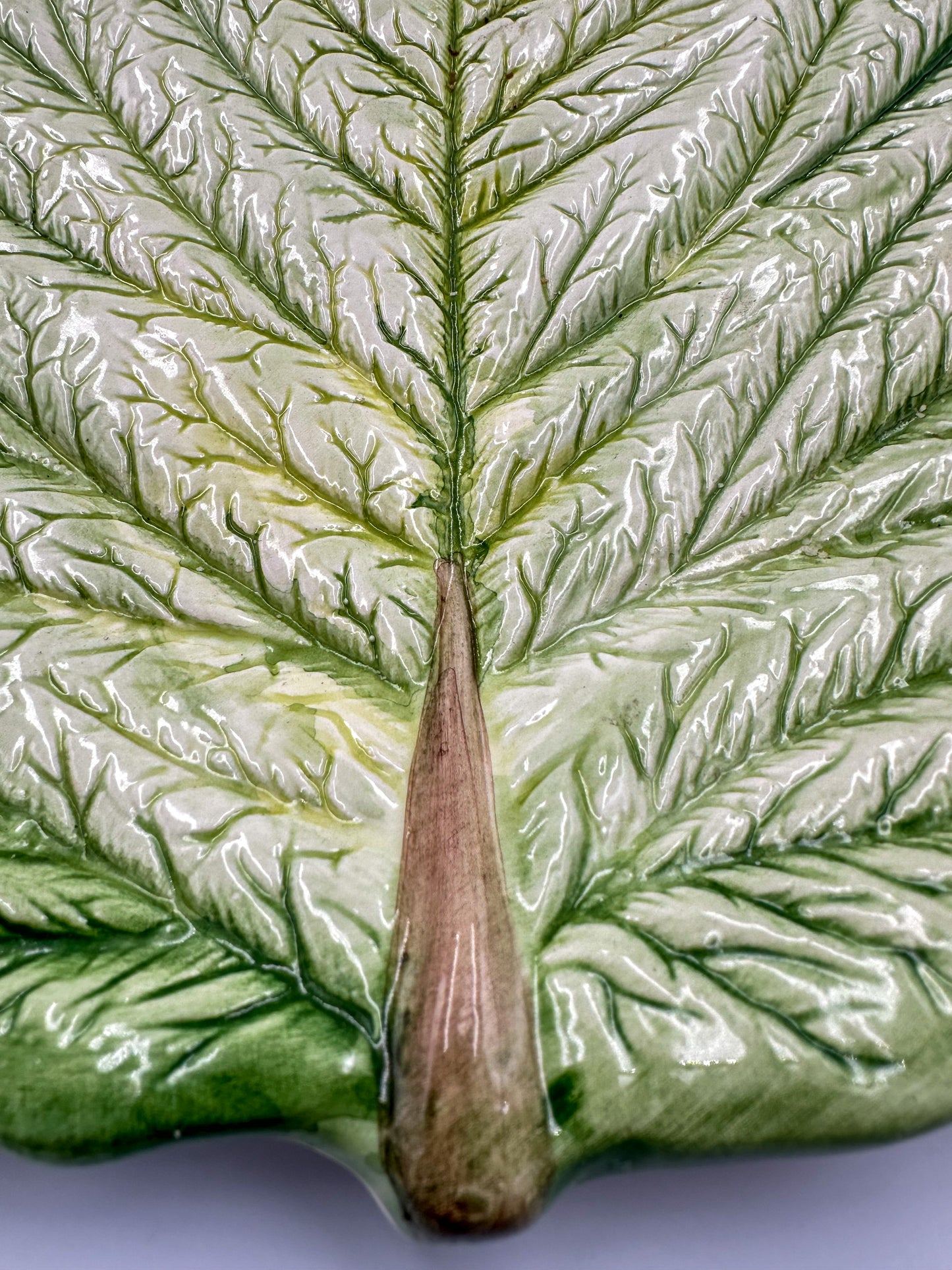 Majolica Cabbage Leaf Plate