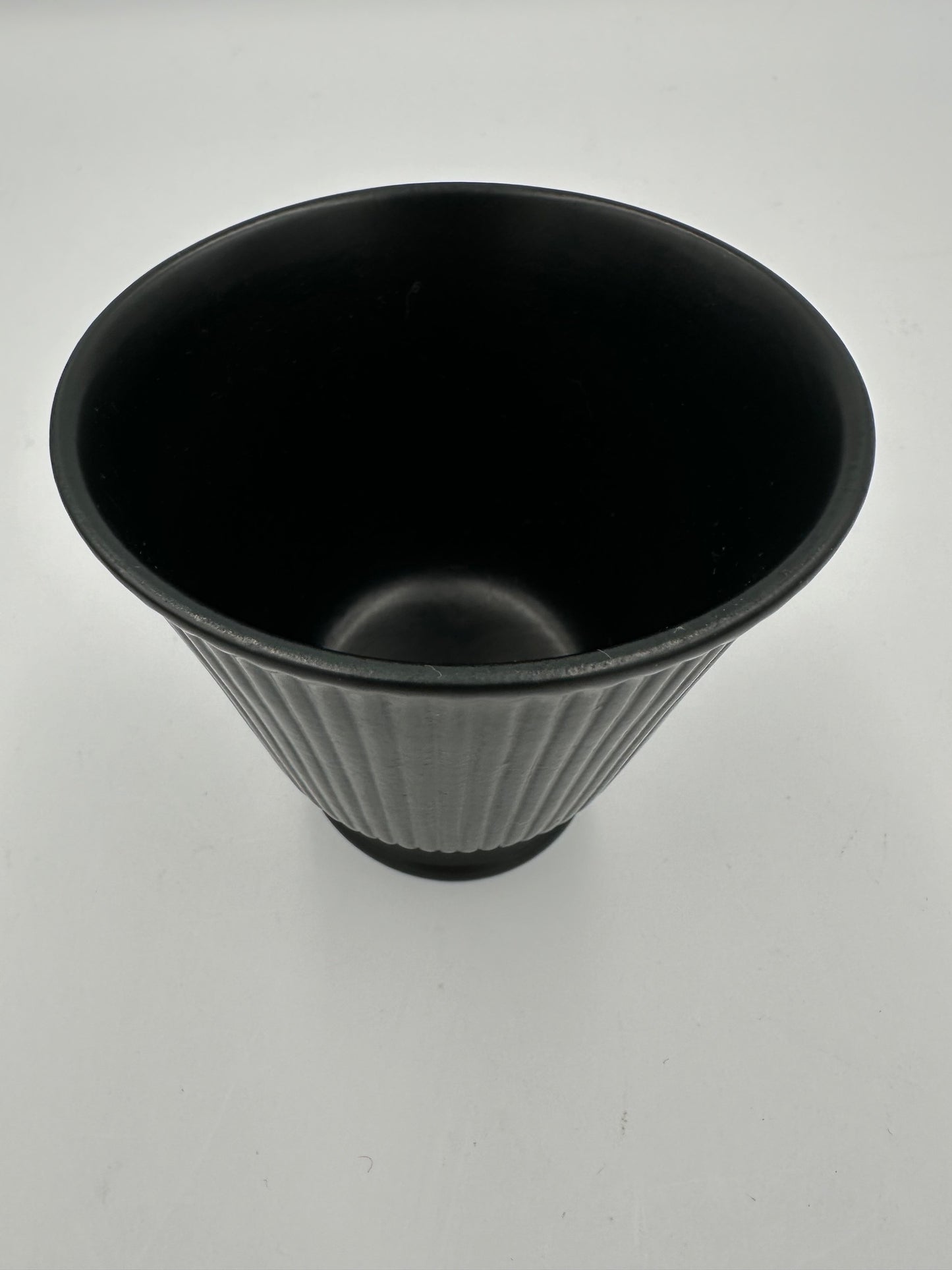 Wedgwood Ribbed Black Ravenstone Vase (Small)