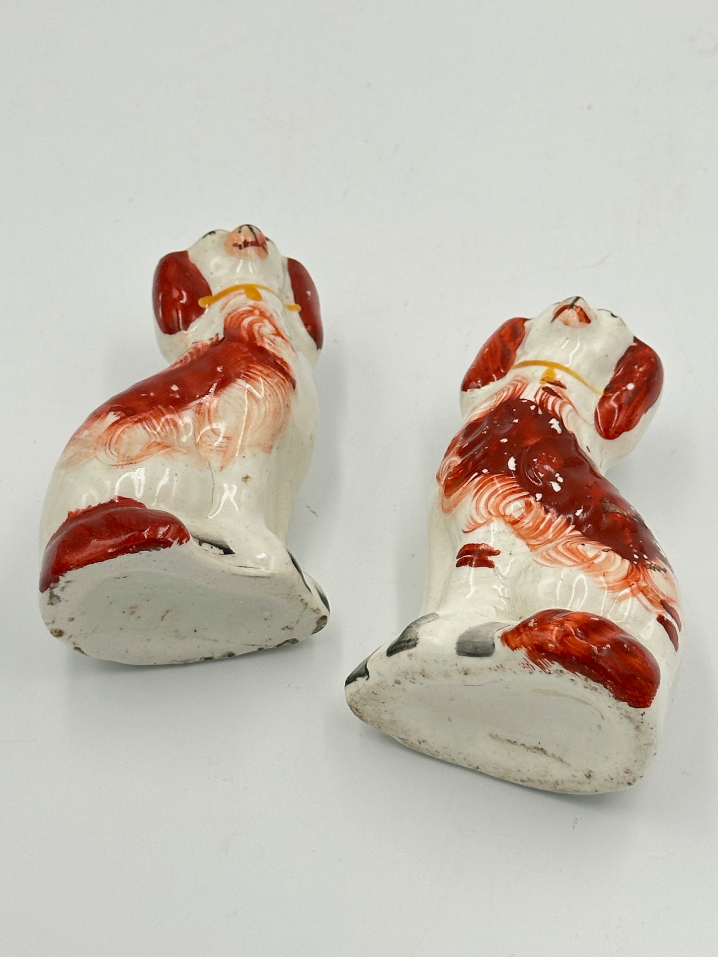 Very Small Red Pair of Spaniels - 19th Century